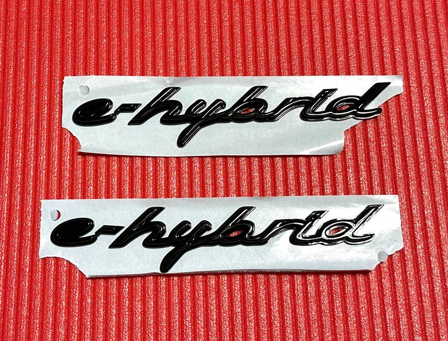 Черна емблема Порше Porsche е-хибрид надпис оригинал