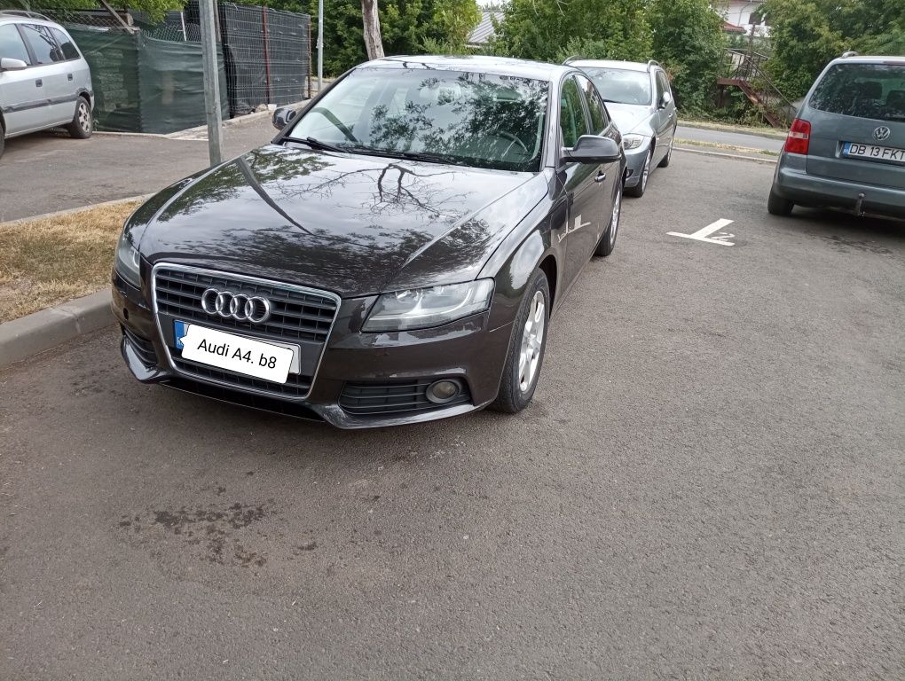 Audi.     A4  b8