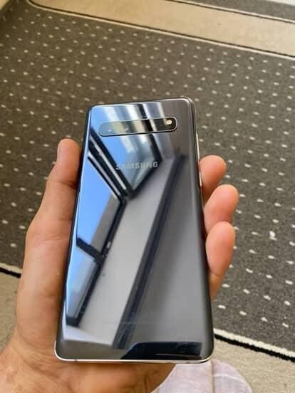 S10+ 8/512 hamma joyi radnoy tel ideal aybi yo'q