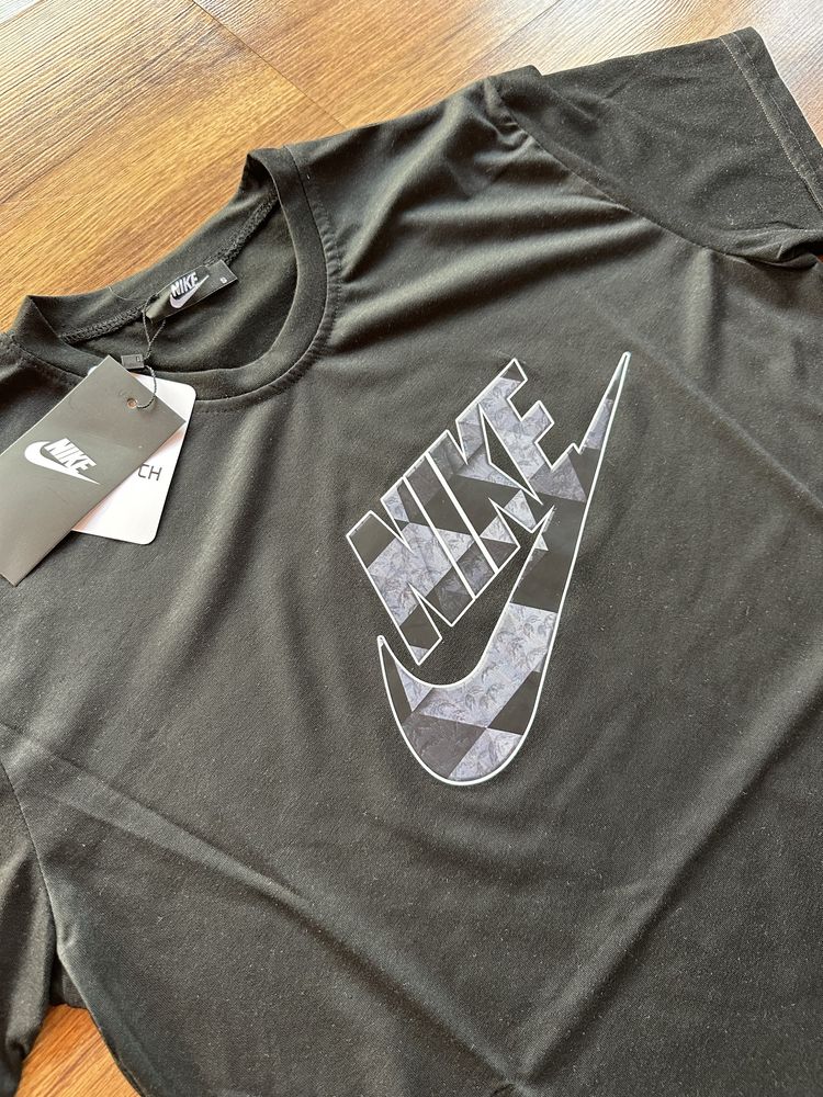 Мъжка,памучна,черна тениска Nike със сиво