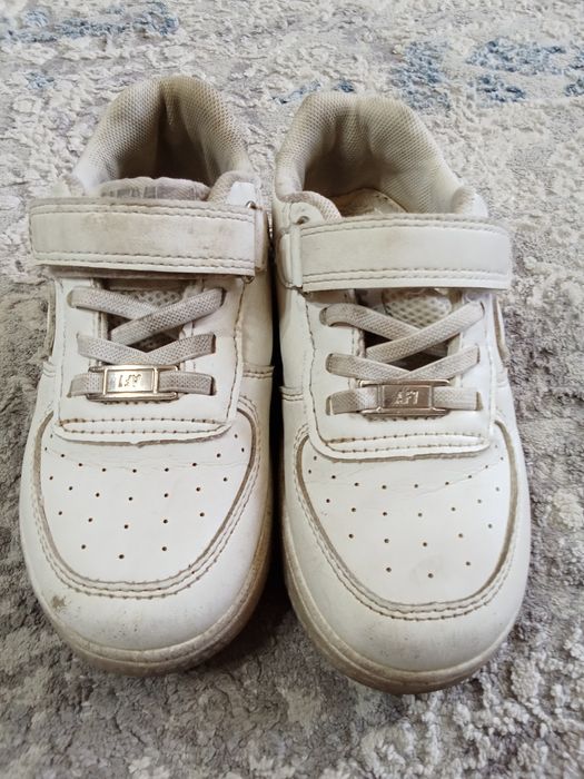 Продам красовки на мальчика в хорошем состоянии размер 28 званиете пиш