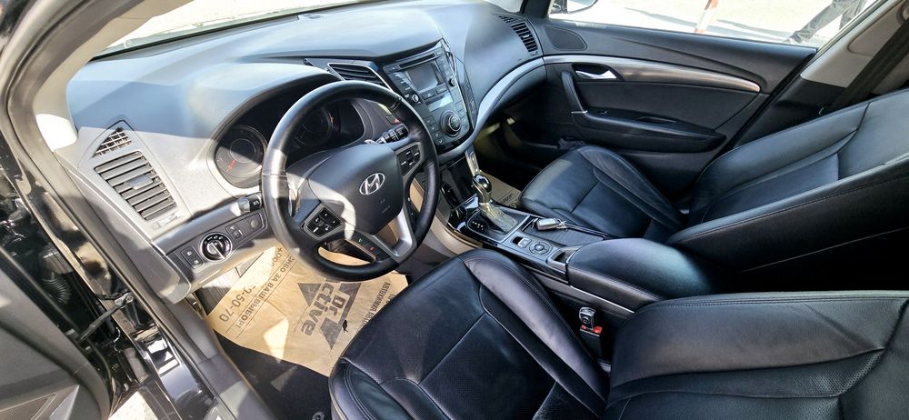 Hyundai i40 2016 years.