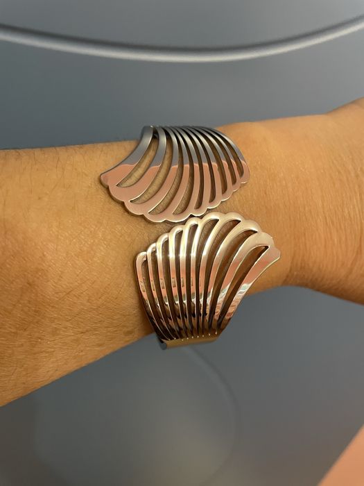 Нова сребърна гривна