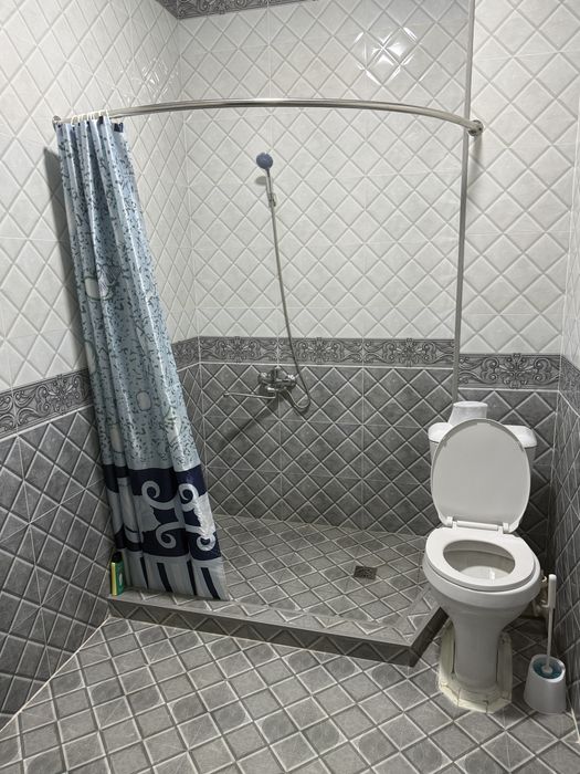 Urganch Raysentr Buyum bozor yonda 2-xonali toza domda 63m2 kv sotilad