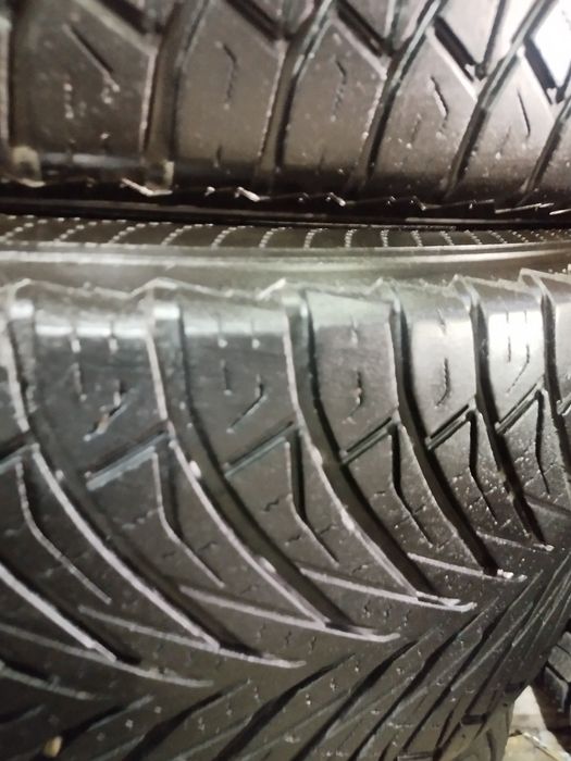 Продам шины Малибу трекер итд17