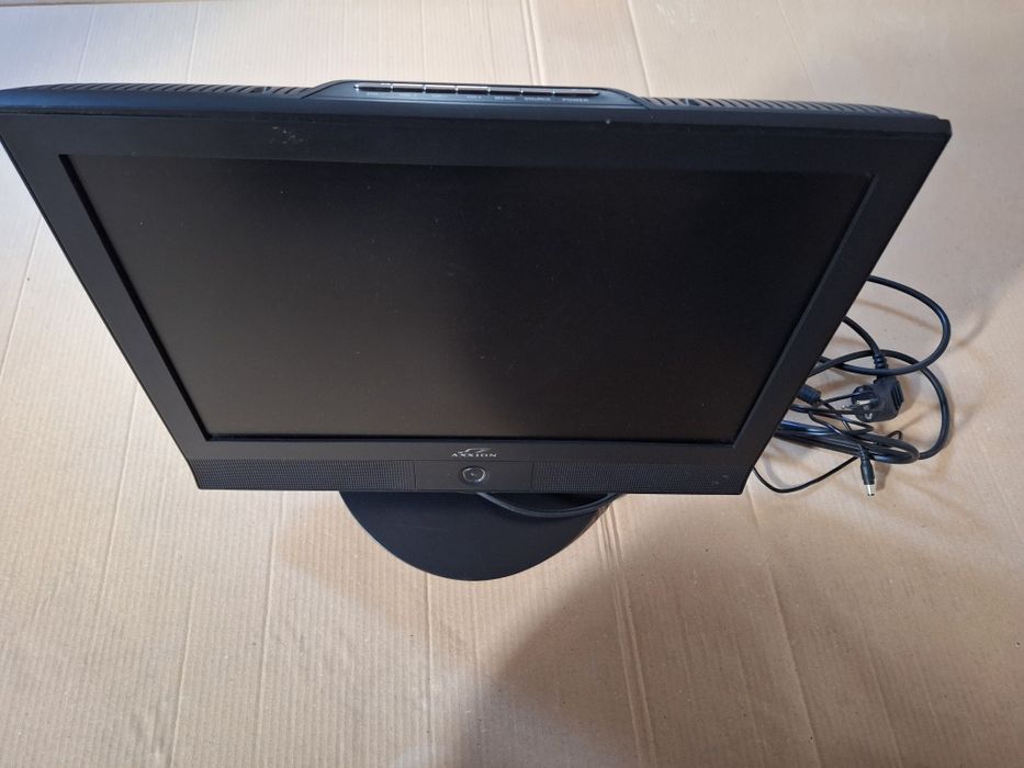 Functionabil, TV 48 cm diagonala, 12 V atât pentru priza/ auto