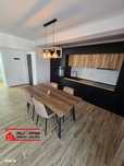 De închiriat apartament de 3 camere! Cu Parcare inclusa