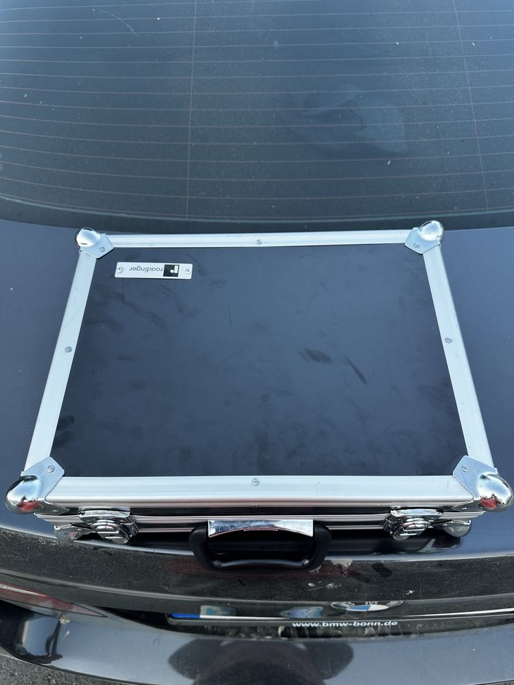 Tabelta procesor cu 17 preseturi si placa sunet volt 276 aproape noi