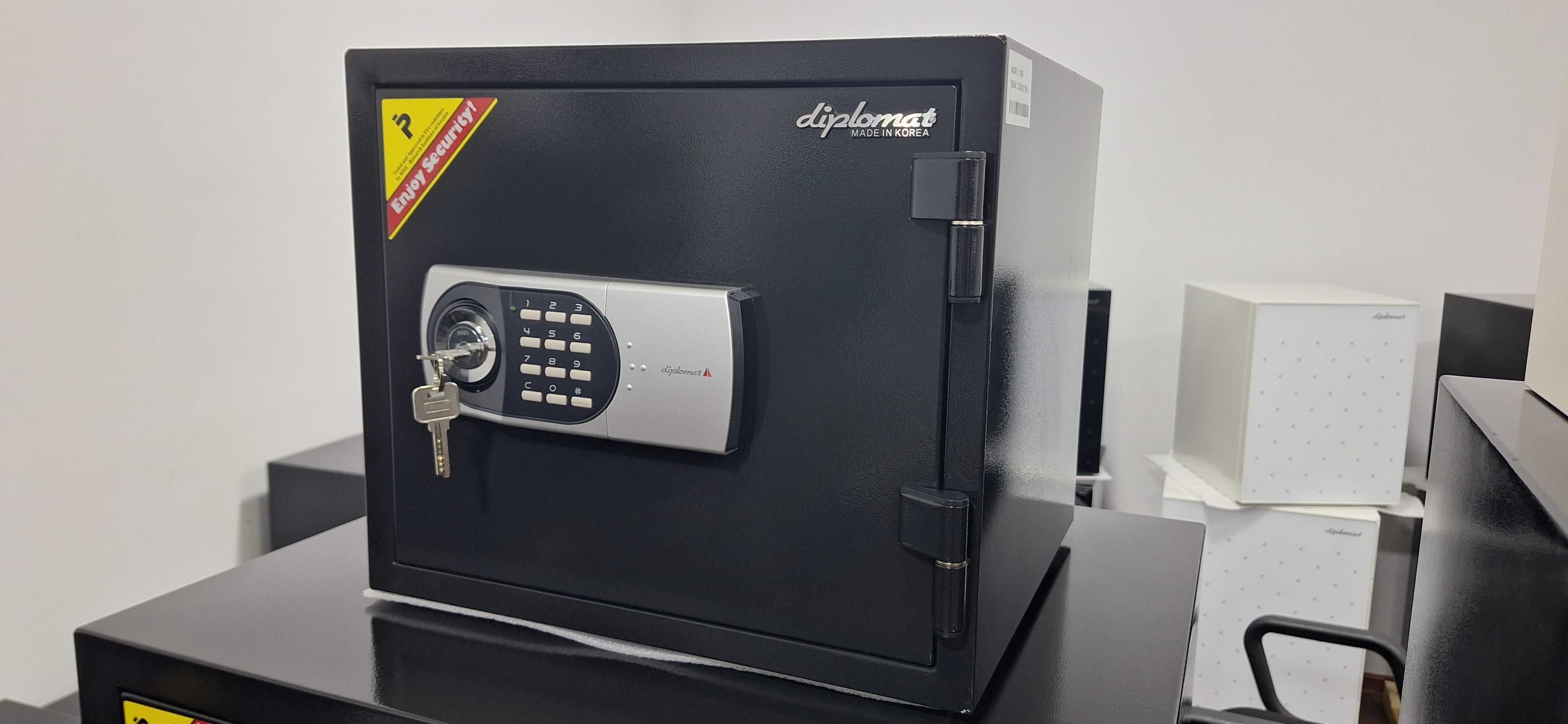 Seyf Сейф Diplomat 119. Made  in Korea.