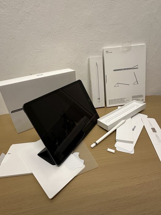 Ipad gen. 8. + Apple pencil + folio case cu cutii originale