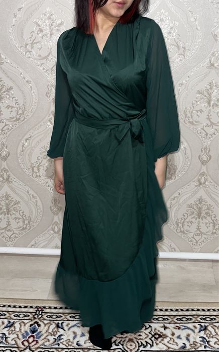 Продам платье новое одета только один раз!