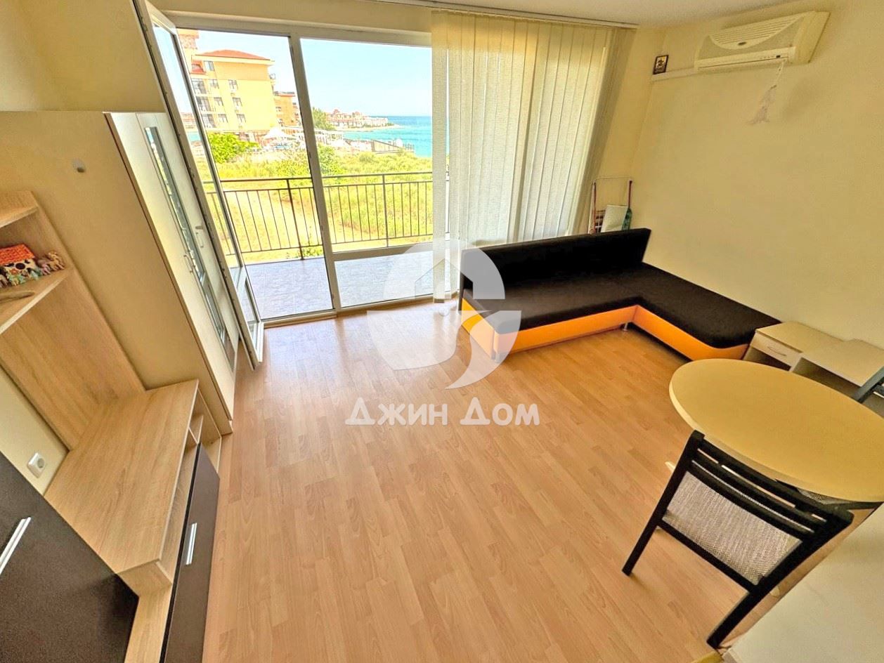 Продава се Едностаен апартамент в Свети Влас - 44 кв.м за 1430 €/кв.м - Снимка #1