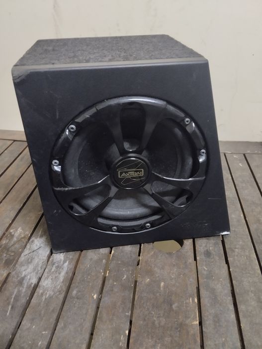 Бас каса + усилвател Axton