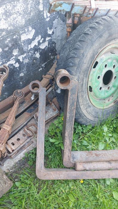 Vând furcii buldoexcavator