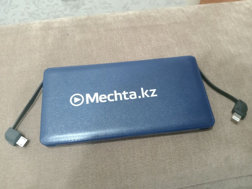 Портативное зарядное устройство MECHTA