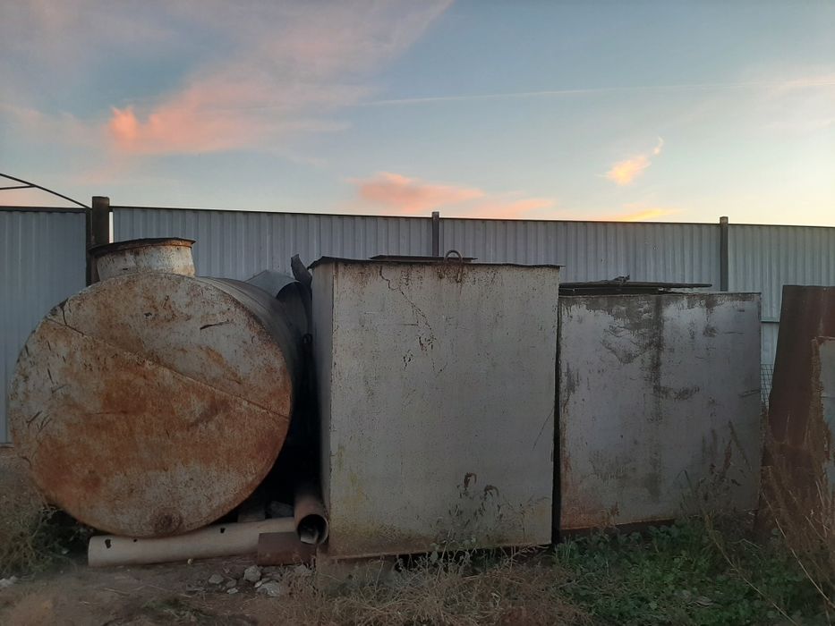 Продам железную ёмкость б/у