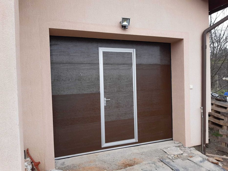 Usi de garaj cu motor