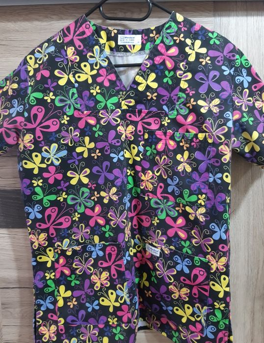 Camasi medicale pentru femei