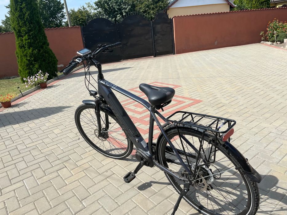 Bicicleta semi electrică