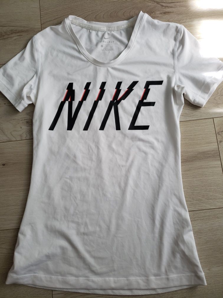Tricou Nike ( dama )