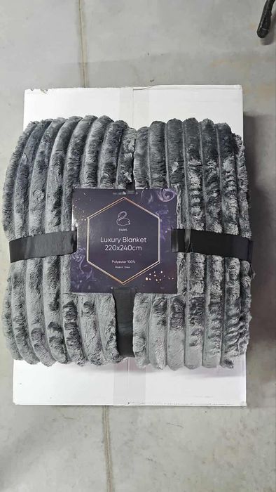 Луксозно меко одеяло- Двулицево - 220x240 см