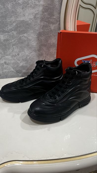 Ботинка новая длч мальчика за 27000