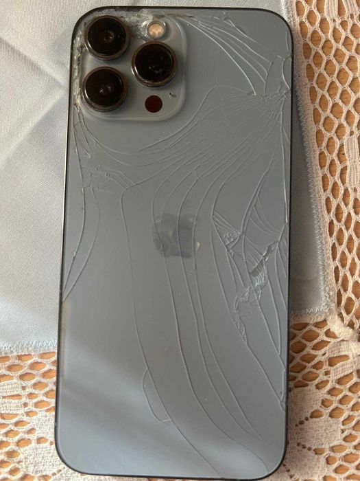 Iphone 13 pro max neumblat in el, baterie 88%