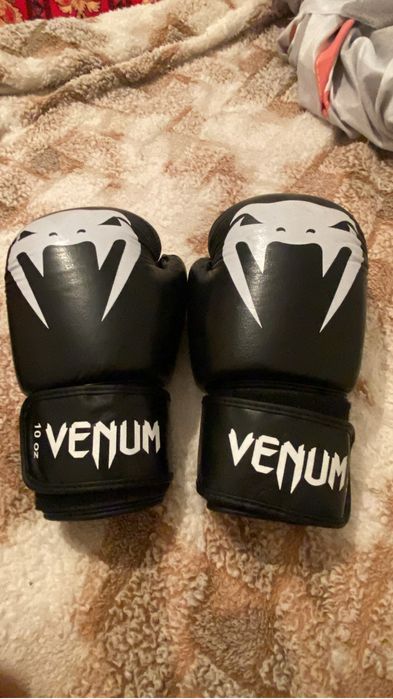 Боксный перчатки