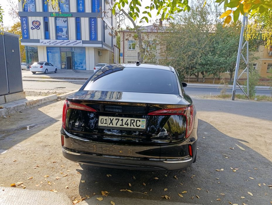 Hongqi E-qm5 500 km li holati al’o qogan malumotla telda