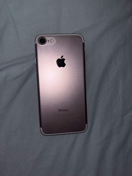 Айфон 7. 128. %72. Без ремонта с чехлом