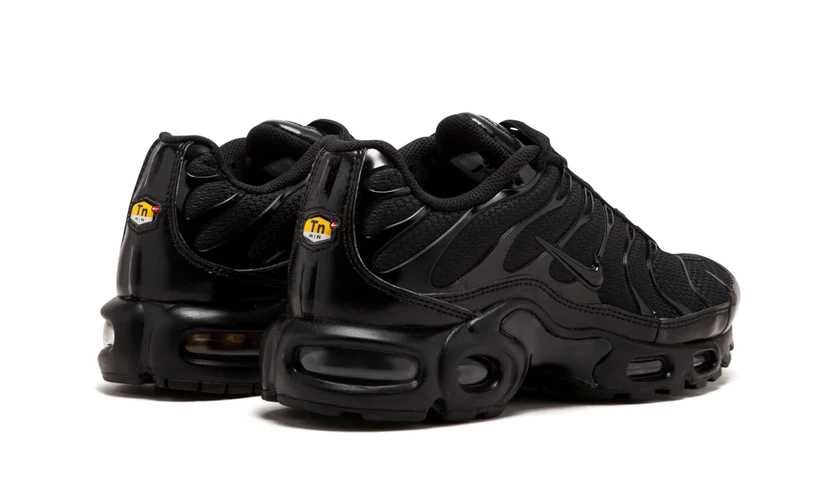 НОВО! Спортни Обувки / Nike Air Max Plus Triple Black /