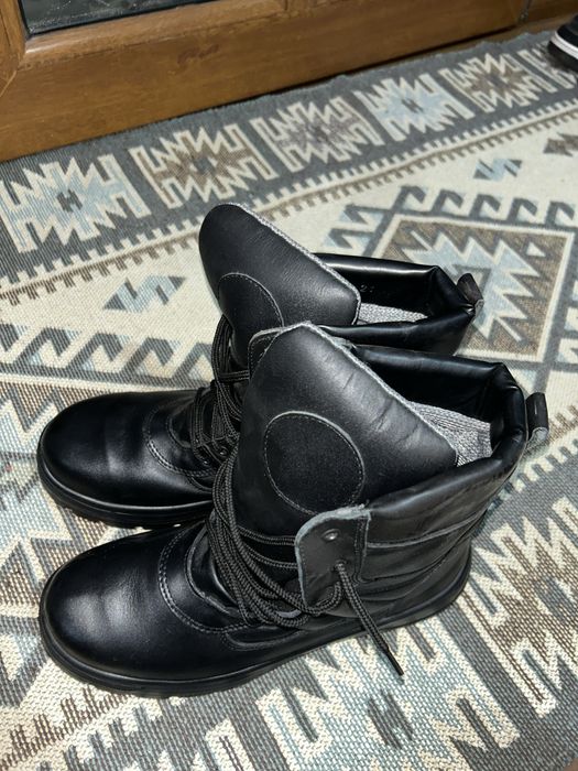 Vând bocanci militari tactici-politie, jandarmerie, pompieri etc.