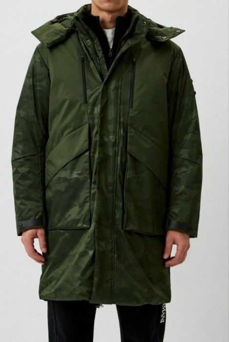 Пуховик armani EA7