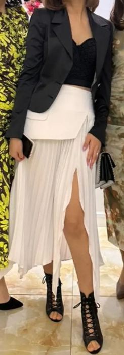 Продаётся белая юбка