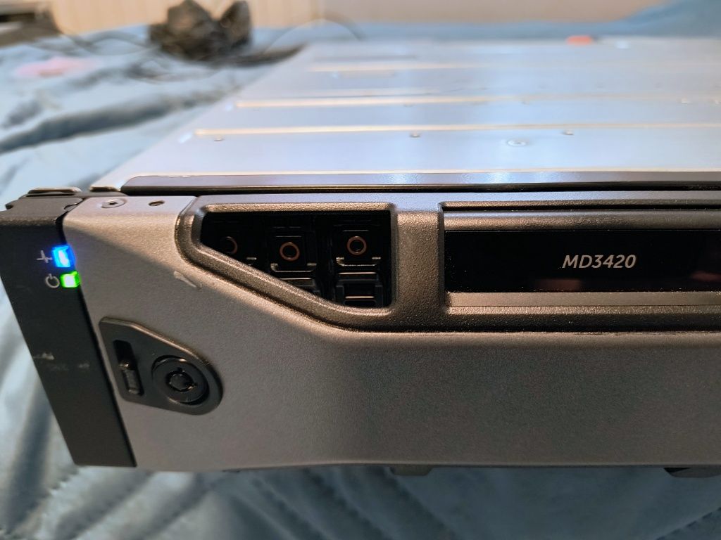 Dell PowerVault MD3420 hard drive array,storage