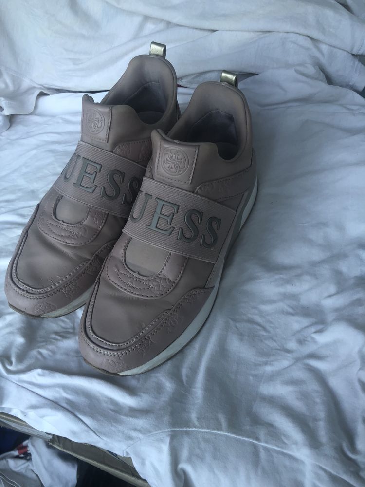 GUESS оригинални дамски обувки 38