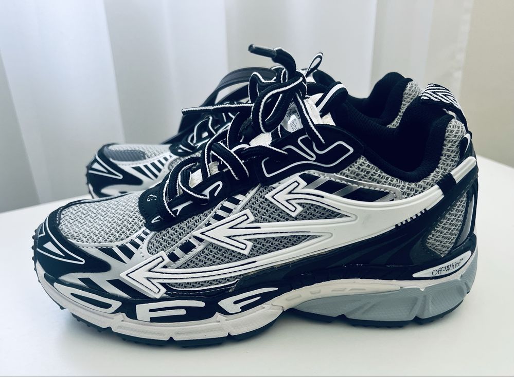 OFF-WHITE Be Right Back Grey Black