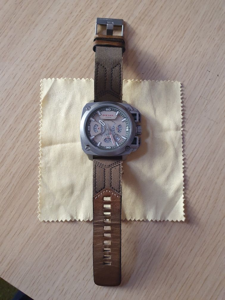 Vând/Schimb(cu smartwatch)ceas de mână cronograf Diesel
