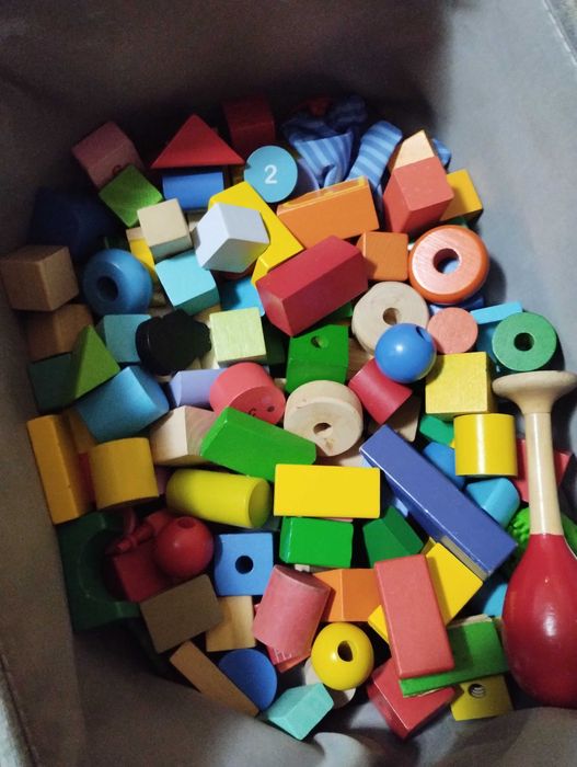 Piese lego din lemn pentru construit