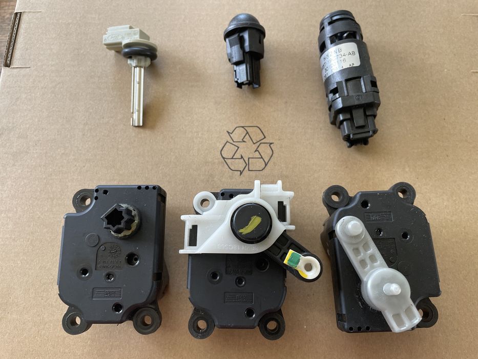 Senzori/actuator aer Ford Fiesta 2008-2016 Climatronic