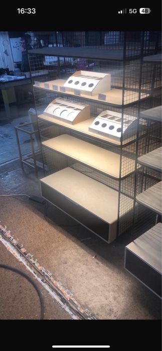 Стеллажи ярусные с подсветкой подходят для офиса для сада и дома