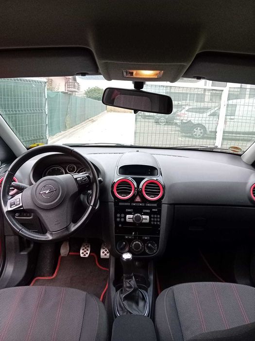 Opel corsa red edition