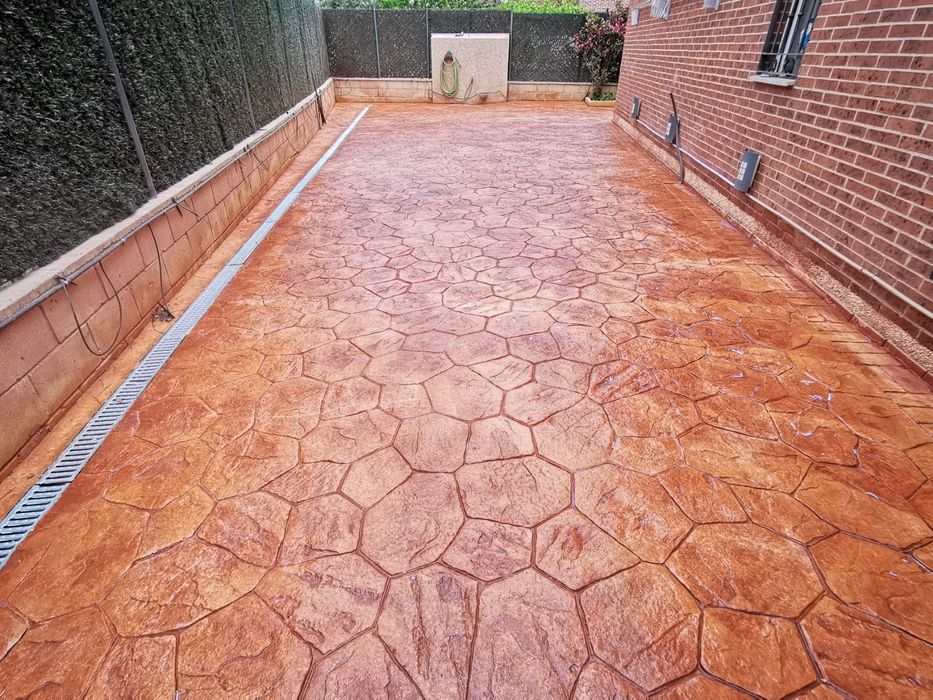 Beton amprentat, elicopterizat, vertical ,măturat