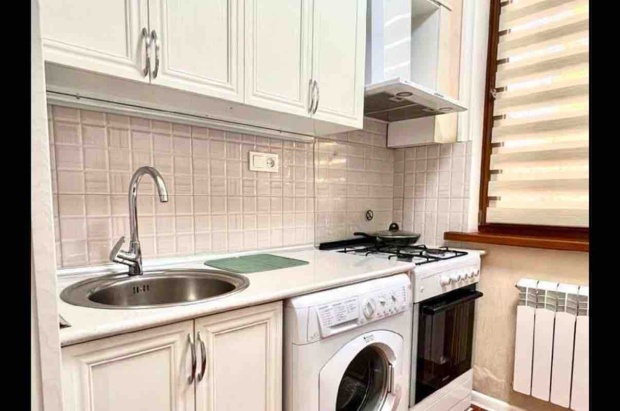 Продажа 2х комнат квартира : Буюк ипак йули Ц1 ор-р street 77