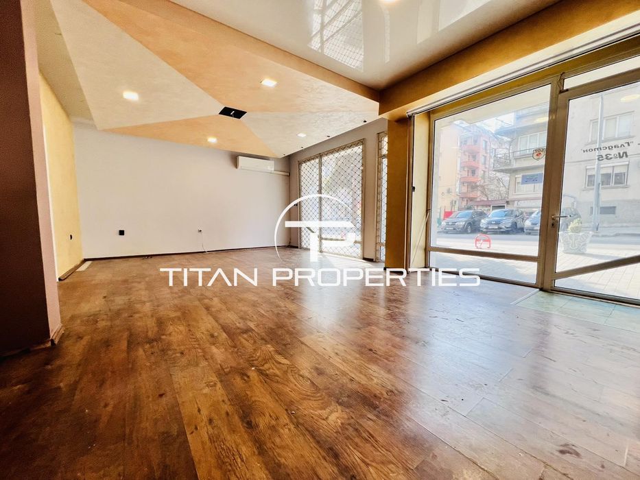 Дава се под наем Магазин в Бургас, Възраждане - 55 кв.м за 612 € - Снимка #1