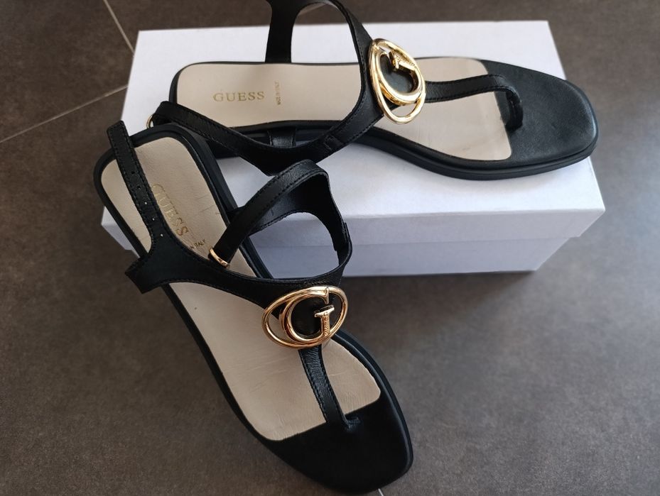 Кожени сандали Guess