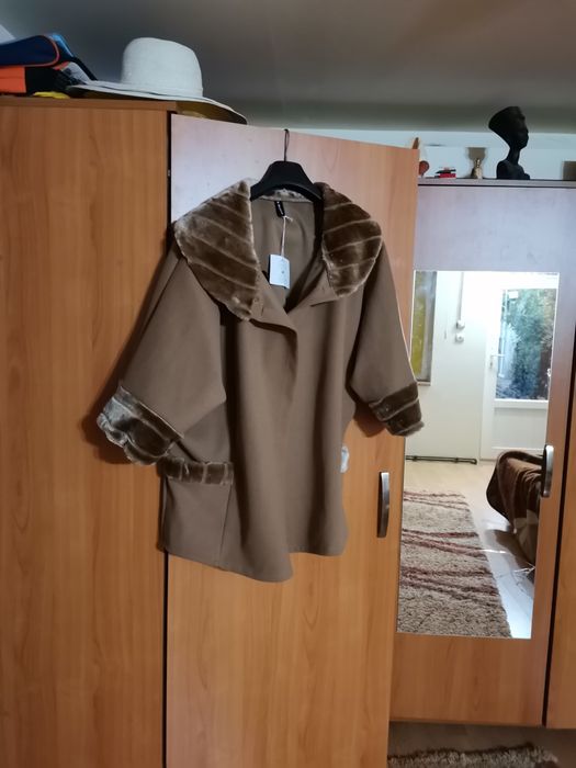 Palton NOU, cu blaniță