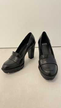 Дамски обувки висок ток черни кожа