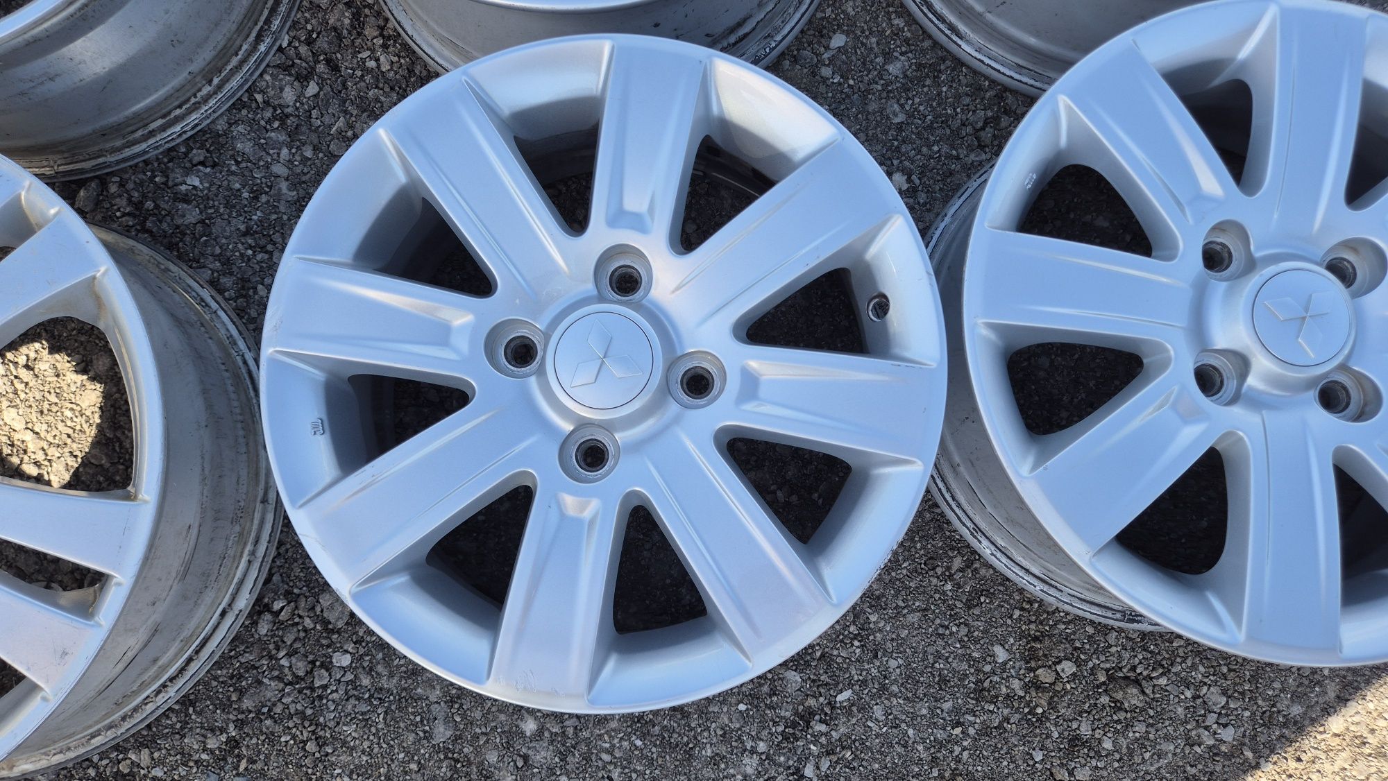 Оригинални джанти Митсубиши 4/114.3 Mitsubishi Colt 4x114.3