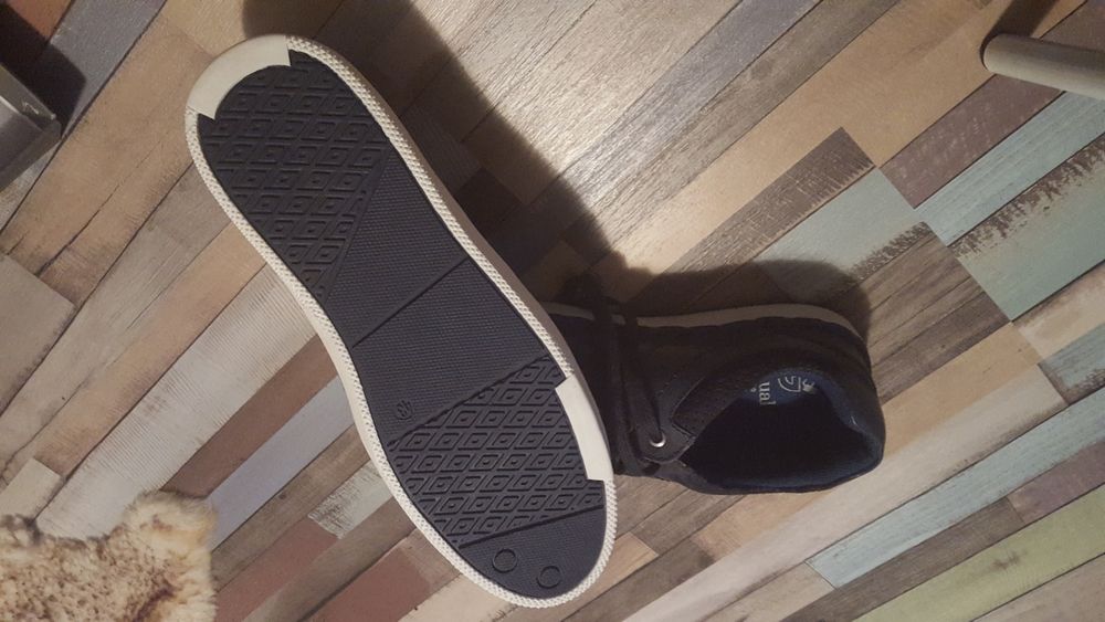 Vand pantofi sport